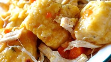 Slow Cooker Chicken and Dumplings