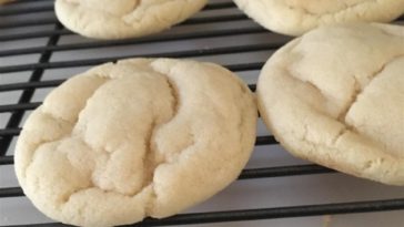 Easy Sugar Cookies Recipe