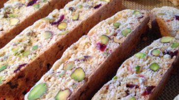 Cranberry Pistachio Biscotti Recipe