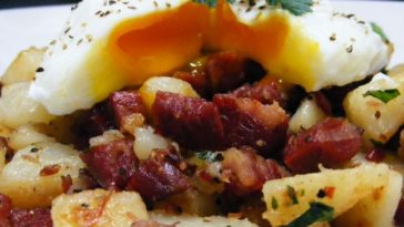St. Patrick's Day : Deluxe Corned Beef Hash Recipe