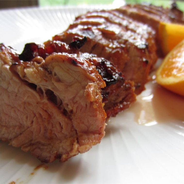 Chipotle Crusted Pork Tenderloin Recipe #chipotlecrustedpork #porktenderloin #porktenderloinrecipe #porkrecipe #porkrecipes #recipes