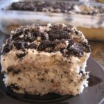 Cookies 'n Cream Cake Recipe - #cookies #cream #cake #cakerecipe #creamcake #creamcakerecipe #cookiescakerecipe #recipes