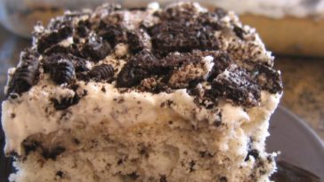 Cookies 'n Cream Cake Recipe - #cookies #cream #cake #cakerecipe #creamcake #creamcakerecipe #cookiescakerecipe #recipes