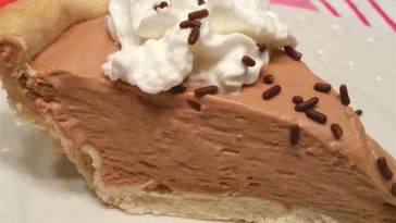 Creamy Chocolate Mousse Pie Recipe