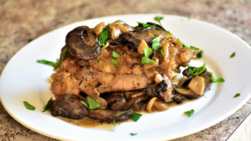 Creamy Garlic and Mushroom Chicken Thighs Recipe