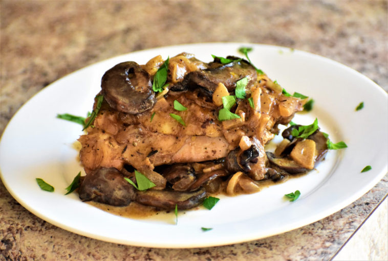 Creamy Garlic and Mushroom Chicken Thighs Recipe