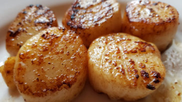 Easy Garlic-Lemon Scallops Recipe