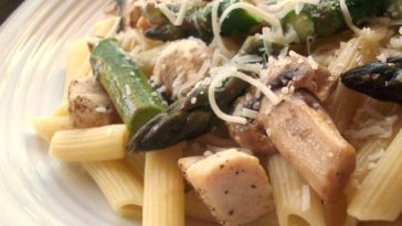 Penne with Chicken and Asparagus Recipe - This pasta recipe is simply wonderful. #penne #pennerecipe #pennerecipe #pennechicken #chicken #chickenrecipe #pasta #pastarecipe #pastarecipes