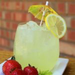 Vintage Lemonade Recipe - a refreshing drink recipe #vintage #vintagerecipe #vintagelemonaderecipe #lemonaderecipe #drinks #drinksrecipes