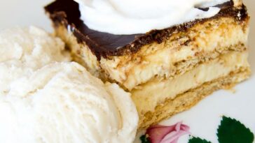 No-Bake Chocolate Eclair Cake Recipe