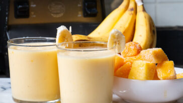 Easy Mango Banana Smoothie Recipe
