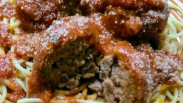 Italian Spaghetti Sauce with Meatballs Recipe