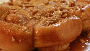 Overnight Caramel Pecan Rolls Recipe - how to make Overnight Caramel Pecan Rolls Recipe #overnight #caramel #pecan #rolls #recipe #pecanrolls #caramelrolls #caramelrecipe #pecanrecipe #dessert #dessertrecipe #dessertrecipes #recipes #christmas #easter #christmasrecipes #easterrecipes