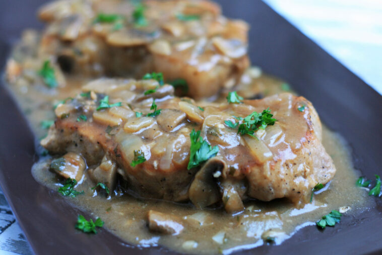 Southern Smothered Pork Chops in Brown Gravy Recipe