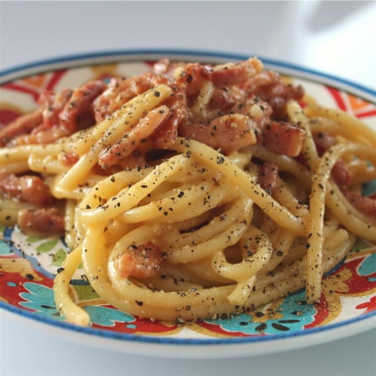 Spaghetti alla Carbonara: the Traditional Italian Recipe - Recipes A to Z