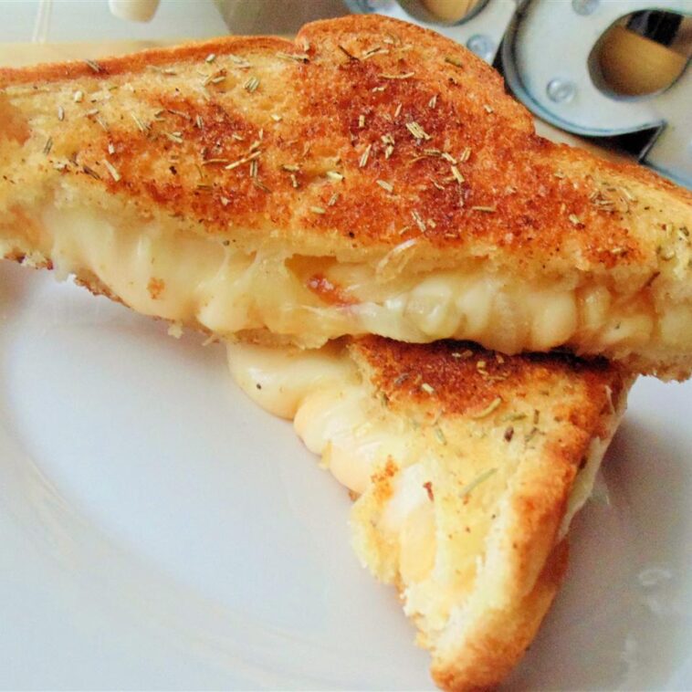 White Pizza Grilled Cheese Recipe