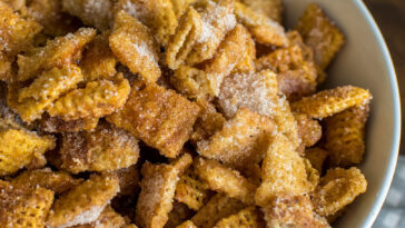 Easy Churro Chex Mix Recipe