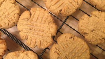 Classic Peanut Butter Cookies Recipe